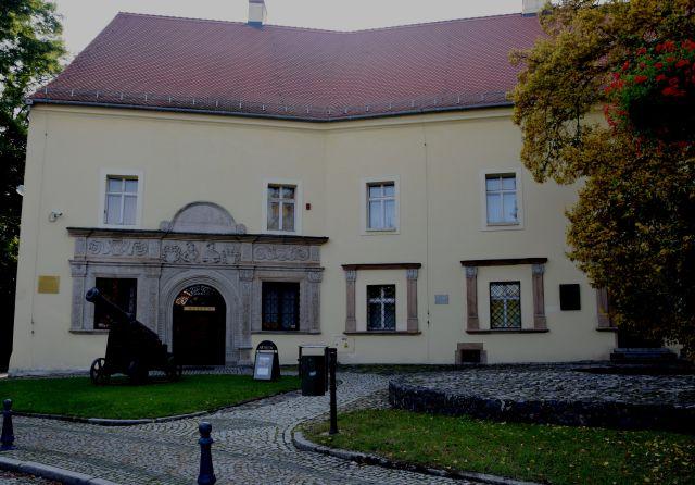 (szerokość: 640 / wysokość: 446)