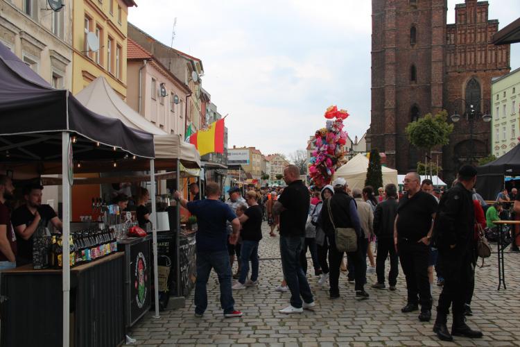 (szerokość: 750 / wysokość: 500)