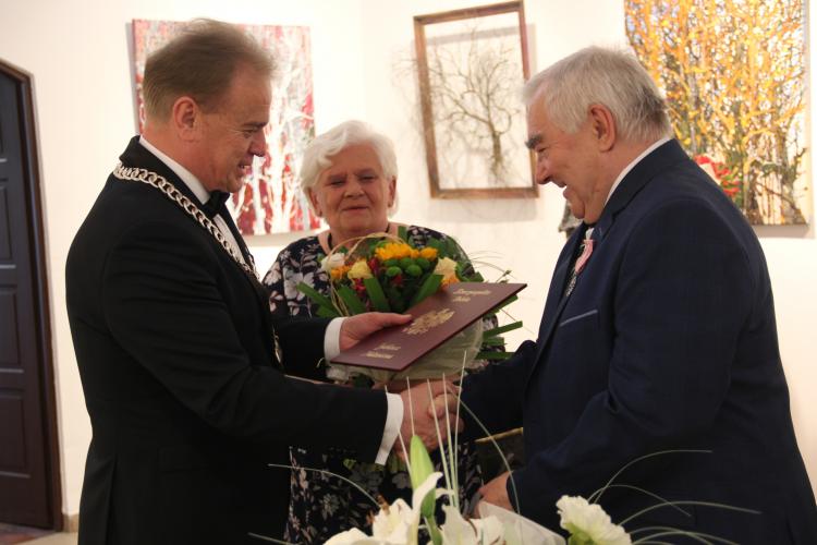 (szerokość: 750 / wysokość: 500)