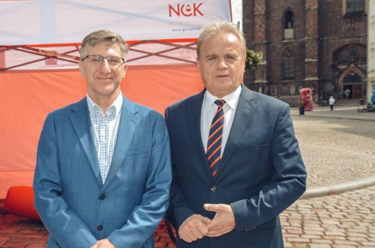 (szerokość: 750 / wysokość: 497)