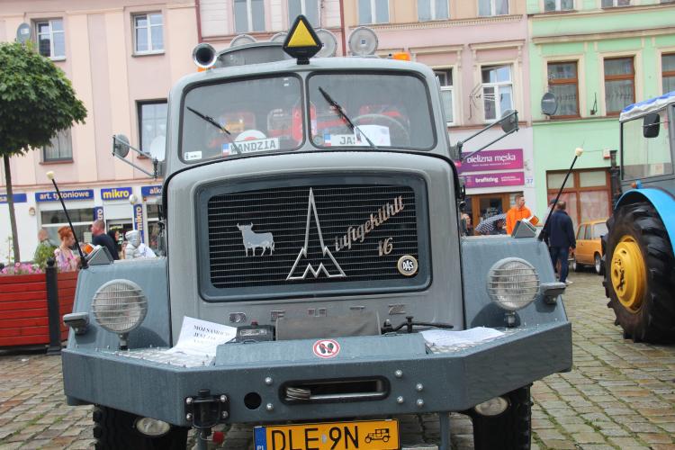 (szerokość: 750 / wysokość: 500)