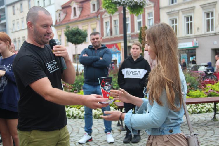 (szerokość: 750 / wysokość: 500)