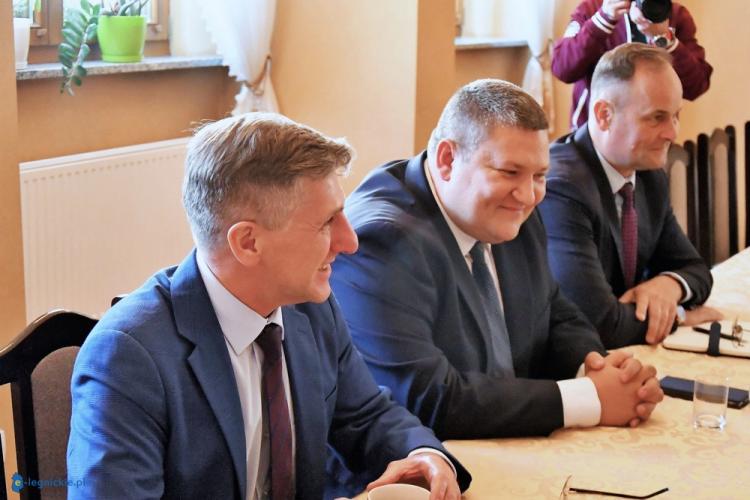 (szerokość: 750 / wysokość: 500)